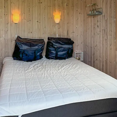 3 Bedroom In Holiday home